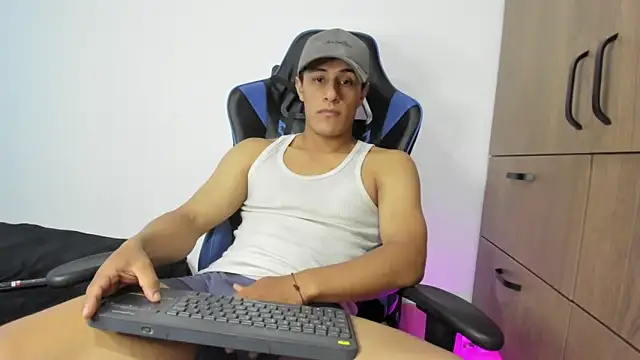 dorman boy online show from November 2025 03:33:02 PM