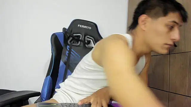 dorman boy online show from December 2025 01:58:01 AM