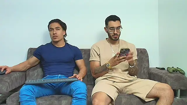 Snapshot of thebadboys05 chatting on March 2026 05:25:01 AM thebadboys05 online show from March 2026 05:25:01 AM