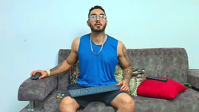 Snapshot of thebadboys05 chatting on June 2026 06:05:01 AM thebadboys05 online show from June 2026 06:05:01 AM