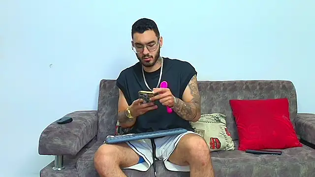 Snapshot of thebadboys05 chatting on June 2026 06:07:02 AM thebadboys05 online show from June 2026 06:07:02 AM