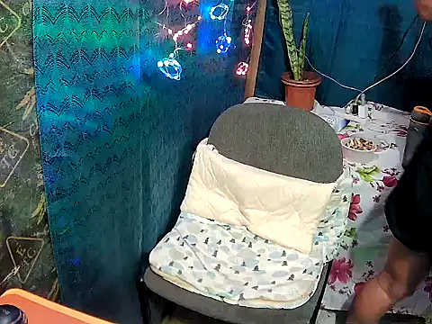 yumi-meya online show from November 2025 03:46:01 PM