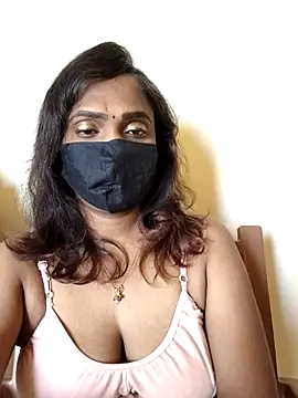 Queen-dhivya online show from February 2026 03:33:02 AM