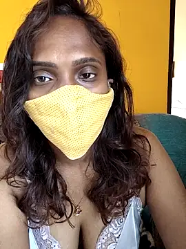 Queen-dhivya online show from April 2026 03:42:02 AM