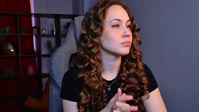 Snapshot of ElinVale chatting on April 2026 11:25:01 AM ElinVale online show from April 2026 11:25:01 AM