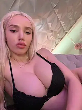 Snapshot of Lana-Grey chatting on April 2026 09:37:02 PM Lana-Grey online show from April 2026 09:37:02 PM