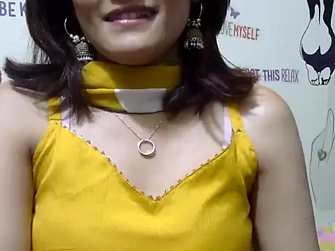 Snapshot of maira_33 chatting on March 2026 04:22:02 PM maira 33 online show from March 2026 04:22:02 PM