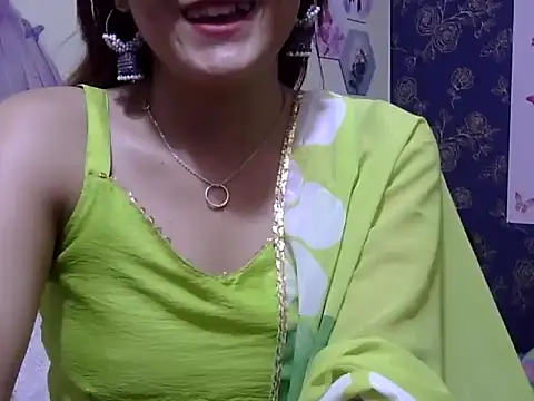 Snapshot of maira_33 chatting on April 2026 04:33:02 PM maira 33 online show from April 2026 04:33:02 PM