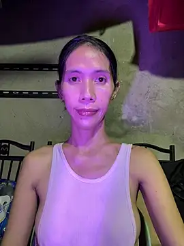 Snapshot of bellaUtops chatting on April 2026 03:01:01 PM bellaUtops online show from April 2026 03:01:01 PM