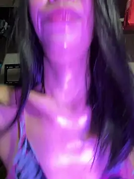 Snapshot of bellaUtops chatting on April 2026 07:26:01 PM bellaUtops online show from April 2026 07:26:01 PM