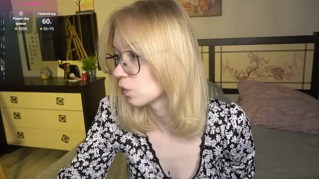 ShanelTunon online show from November 2025 07:58:01 PM