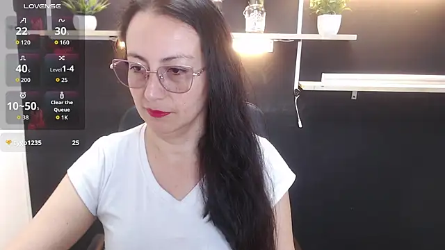 Lauryn Jones online show from March 2026 05:47:01 PM