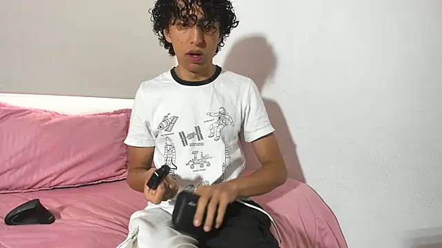 Snapshot of saint_dark chatting on December 2025 01:16:02 PM saint dark online show from December 2025 01:16:02 PM