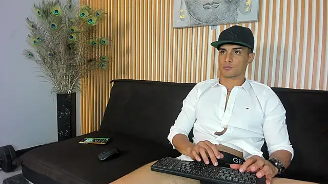 blaze phoenix online show from November 2025 03:50:01 AM