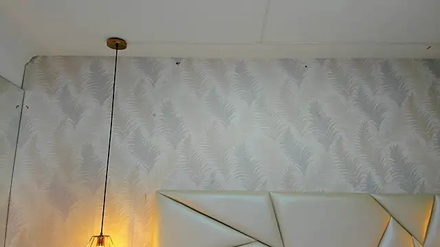 laurettedela rouse online show from November 2025 11:32:02 AM