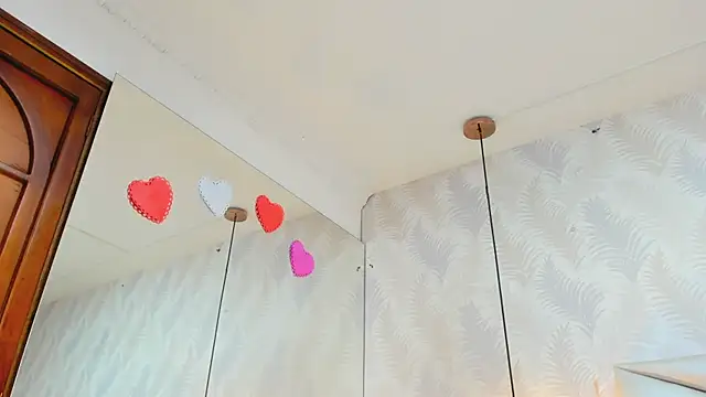 laurettedela rouse online show from November 2025 10:28:02 AM