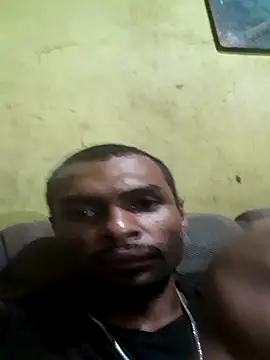 Snapshot of m-a-g-n-a-t-a chatting on May 2026 11:21:01 PM m-a-g-n-a-t-a online show from May 2026 11:21:01 PM