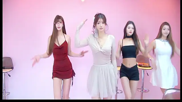 Snapshot of DX-003 chatting on March 2026 11:17:01 AM DX-003 online show from March 2026 11:17:01 AM