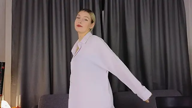 BlushVenom online show from November 2025 03:23:02 PM