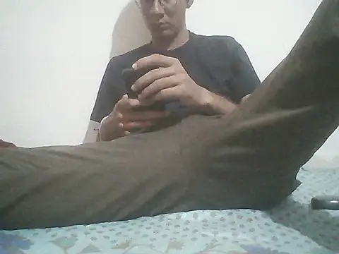 Snapshot of Bull_Dick_69 chatting on March 2026 07:15:02 PM Bull Dick 69 online show from March 2026 07:15:02 PM