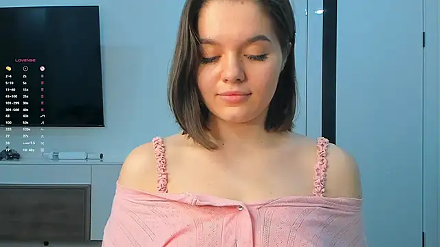 Xo Laura online show from April 2026 08:14:01 PM