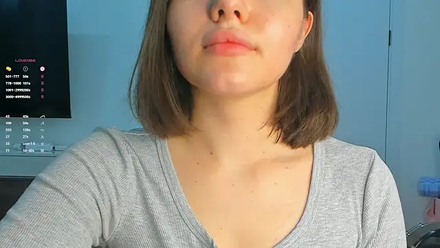 Xo Laura online show from April 2026 06:13:02 PM