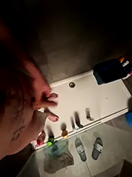 Snapshot of rebebia13 chatting on April 2026 08:28:02 PM rebebia13 online show from April 2026 08:28:02 PM