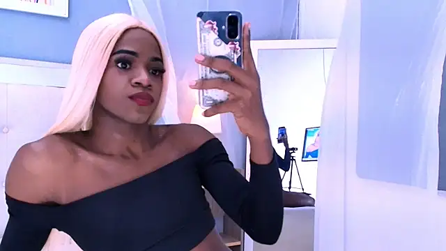 CriisBrown  online show from January 2026 12:54:02 PM