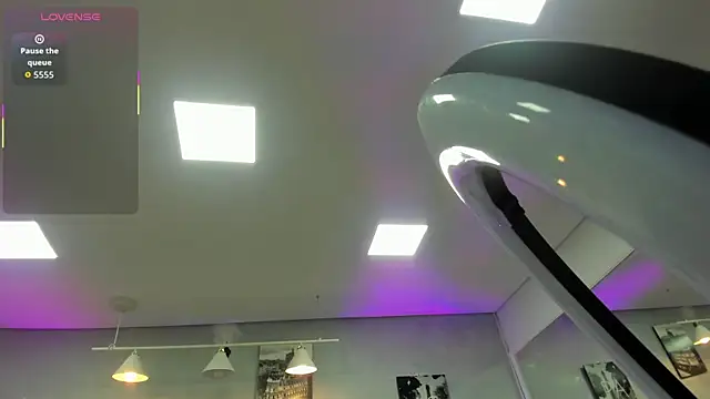 kendra london online show from April 2026 11:32:01 AM