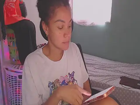 shayna cute online show from June 2026 09:52:02 PM