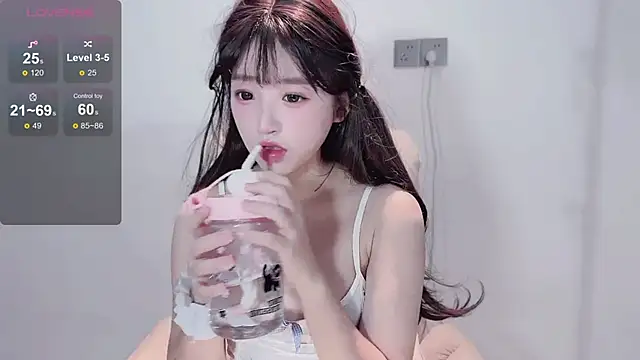 Yaiyigirl online show from November 2025 04:29:02 PM