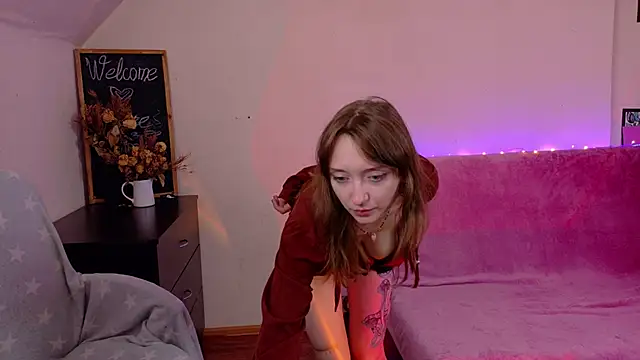 TinyMuse  online show from November 2025 09:40:01 AM