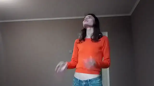 Snapshot of MartiCarolina chatting on November 2025 12:47:01 PM MartiCarolina online show from November 2025 12:47:01 PM