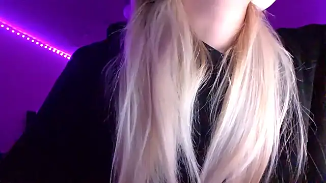 KarinRobertson online show from November 2025 07:35:01 PM