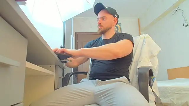 Snapshot of Ryanstone_ chatting on April 2026 01:41:01 PM Ryanstone online show from April 2026 01:41:01 PM