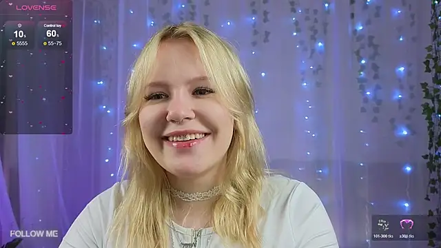 Mila wxw online show from November 2025 01:22:01 PM