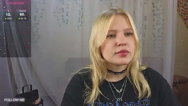 Mila wxw online show from December 2025 02:25:01 PM