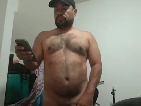 Snapshot of Ramses_36 chatting on April 2026 01:09:02 PM Ramses 36 online show from April 2026 01:09:02 PM