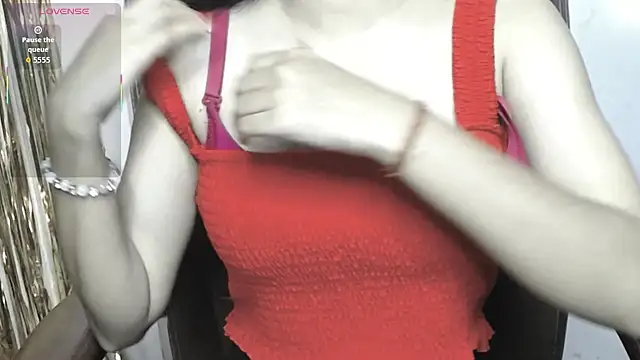 Snapshot of horneyworld007 chatting on April 2026 04:52:02 PM horneyworld007 online show from April 2026 04:52:02 PM