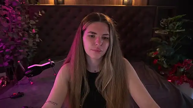 Snapshot of DanielaReign chatting on April 2026 06:00:02 AM DanielaReign online show from April 2026 06:00:02 AM