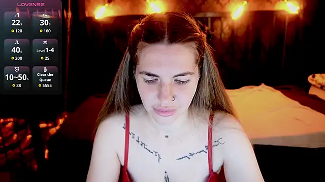 Snapshot of DanielaReign chatting on April 2026 06:00:02 AM DanielaReign online show from April 2026 06:00:02 AM