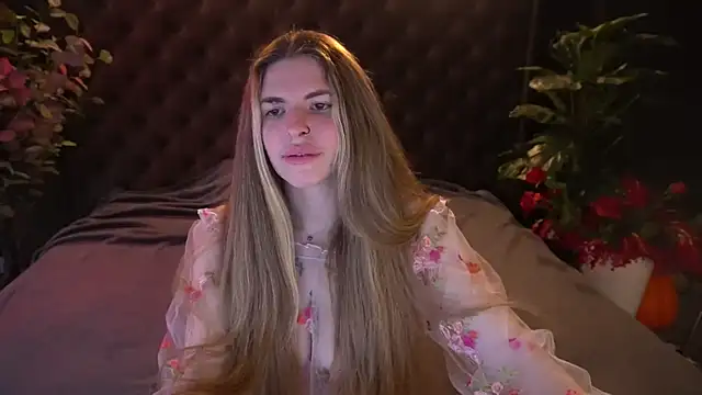 Snapshot of DanielaReign chatting on April 2026 01:07:01 PM DanielaReign online show from April 2026 01:07:01 PM