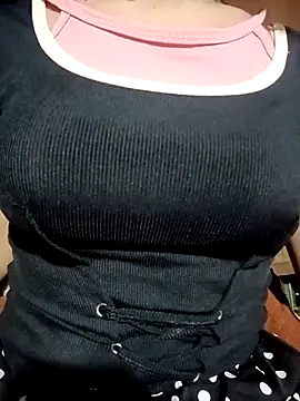 LenaLy2k online show from November 2025 12:29:02 PM