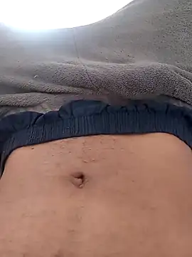 Snapshot of UNCLEZESTYY chatting on November 2025 05:18:01 AM UNCLEZESTYY online show from November 2025 05:18:01 AM