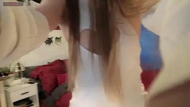 Snapshot of ScarletKitsunyaa chatting on March 2026 02:20:01 PM ScarletKitsunyaa online show from March 2026 02:20:01 PM