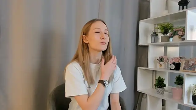 NikoleOwen online show from November 2025 08:25:01 AM