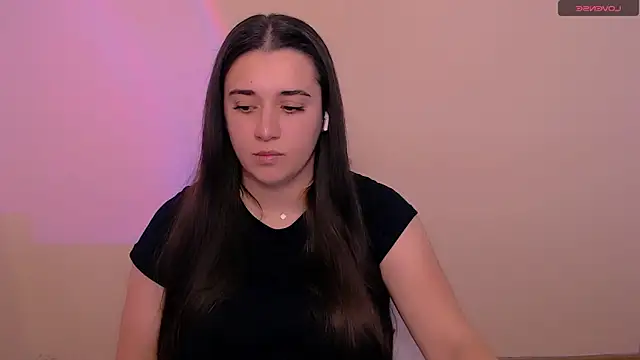 Snapshot of AlinaDoll_ chatting on March 2026 08:20:02 AM AlinaDoll online show from March 2026 08:20:02 AM