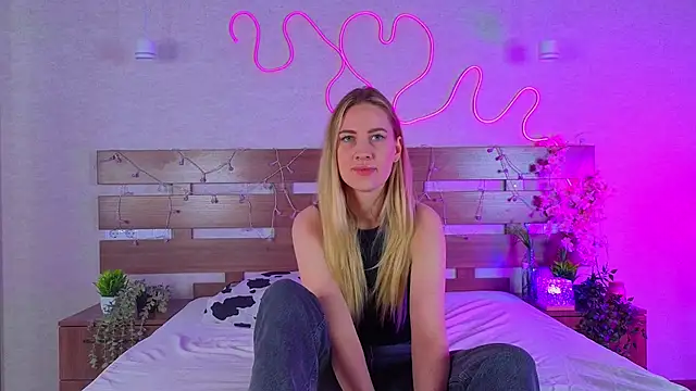 Snapshot of TonyaReid chatting on December 2025 05:19:02 PM TonyaReid online show from December 2025 05:19:02 PM