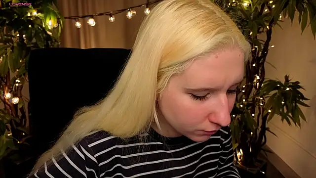 JoanneSmith online show from December 2025 10:45:02 AM