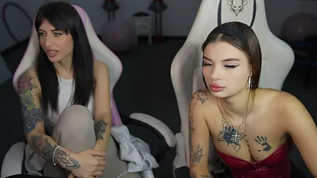 Snapshot of Mireya054 chatting on December 2025 11:37:02 AM Mireya054 online show from December 2025 11:37:02 AM